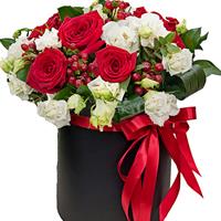 Box with roses and eustoma