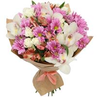Bouquet of orchids and spray chrysanthemum
