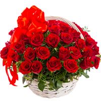 Чудесная корзина из 51 красной розы