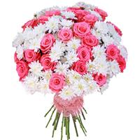 Bouquet of  chrysanthemums with roses