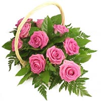 Корзинка розовых роз Аква