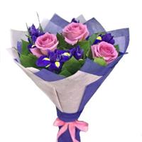 Bouquet with 3 pink roses and irises