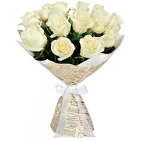 Очаровательный букет из белых роз