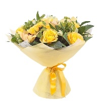 Bouquet of roses and orchids in yellow color
