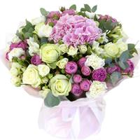 Bouquet of hydrangea and spray roses