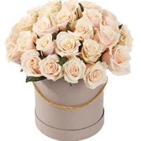 31 cream roses in a hat box