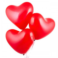 3 balloons in the form of heart