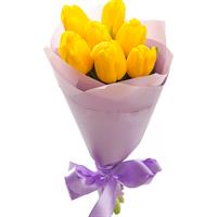 Bright bouquet of 7 yellow tulips