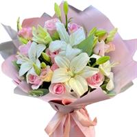 Букет из белой лилии,  роз и розовой орхидеи